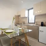 Cozy Near Tia! - Self Check-in - Free Wifi - Netflix شقة Valjiosi