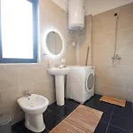 Cozy Near Tia! - Self Check-in - Free Wifi - Netflix شقة Valjiosi