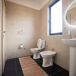 Cozy Near Tia! - Self Check-in - Free Wifi - Netflix شقة