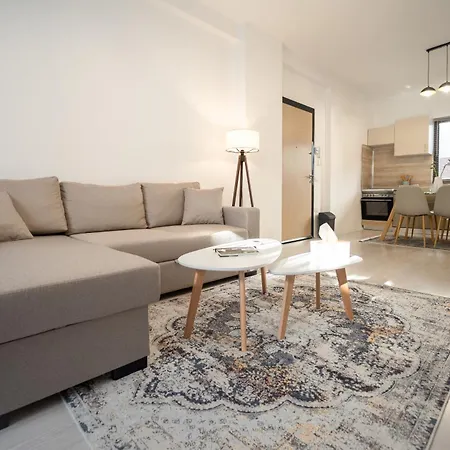 Apartman Cozy Near Tia! - Self Check-in - Free Wifi - Netflix