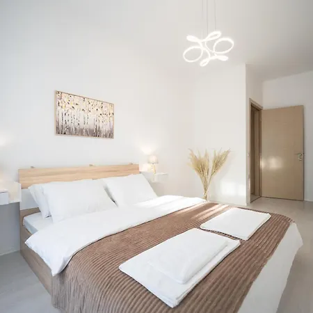 Cozy Near Tia! - Self Check-in - Free Wifi - Netflix *